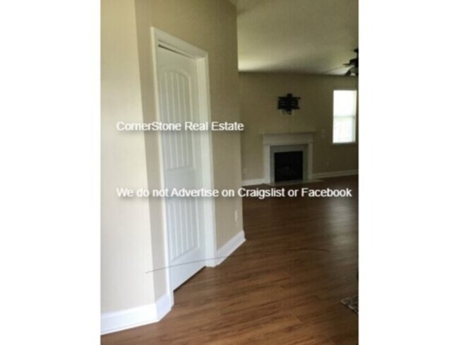 Building Photo - 440 Wood Point Dr