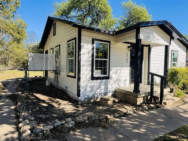 Foto del edificio - 2762 Beverly Hills Dr