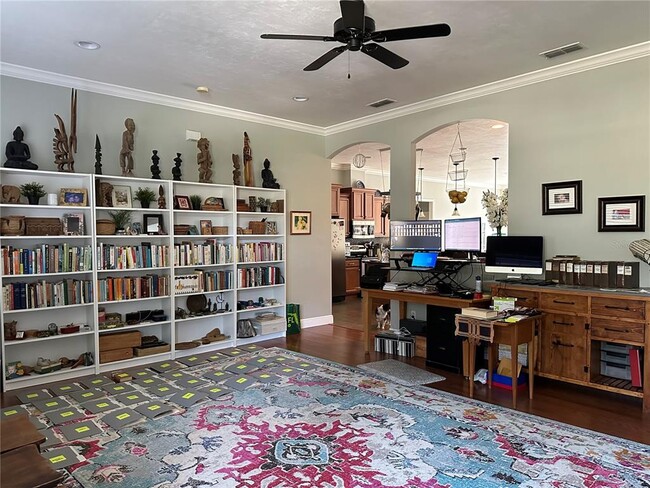 Building Photo - 8775 SW 80th Ave