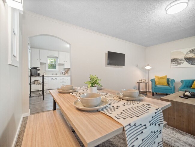 Building Photo - Millwood 2 bedroom condo