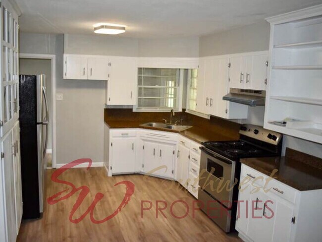 Foto del edificio - Cute 3 Bed / 2 Bath Close to Campus | Water & Lawncare Included