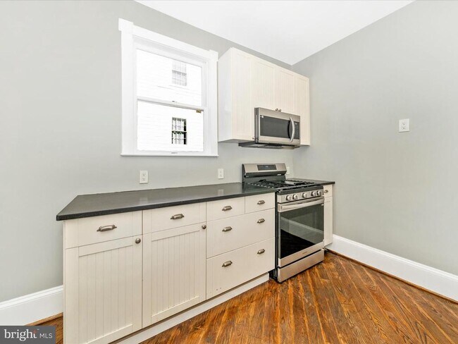 Foto del edificio - 419 Reading Ave