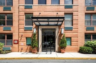 Building Photo - 2 Constitution Ct