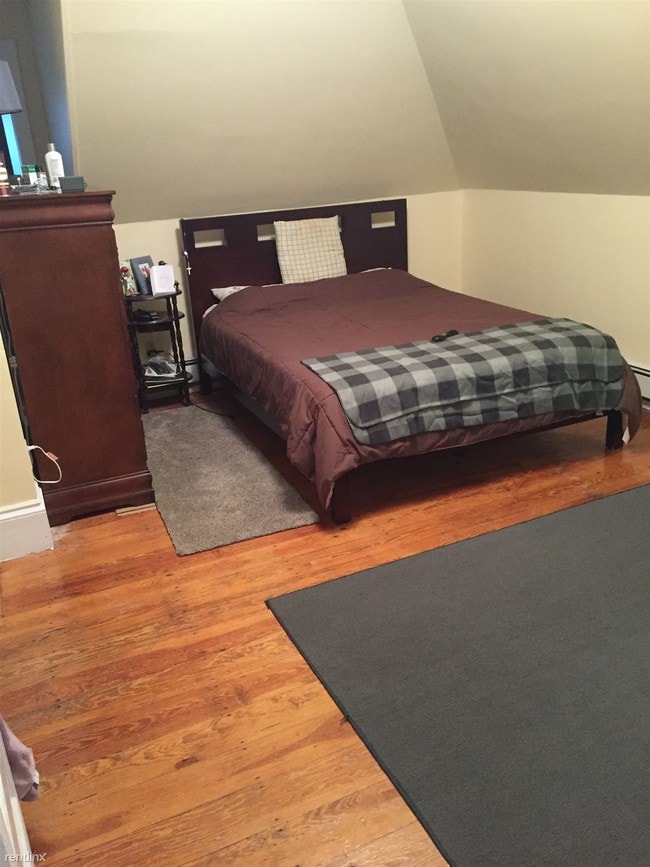 Building Photo - 80 University Rd