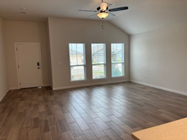 Building Photo - NEW HOME!