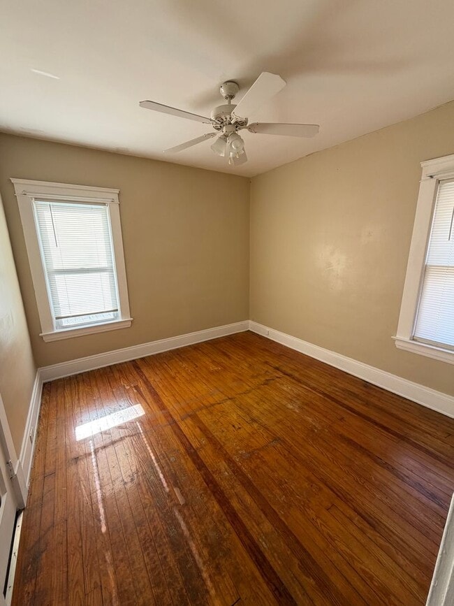 Foto del edificio - 10327/10325 Ignatius Ave