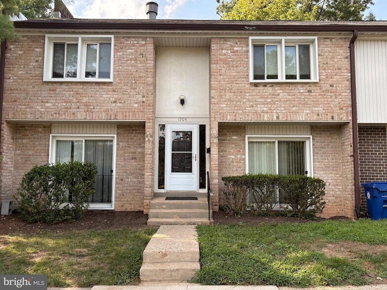 Foto principal - 1904 Greenberry Rd