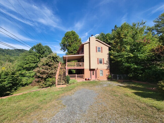 Foto del edificio - 507 Utah Mountain Rd