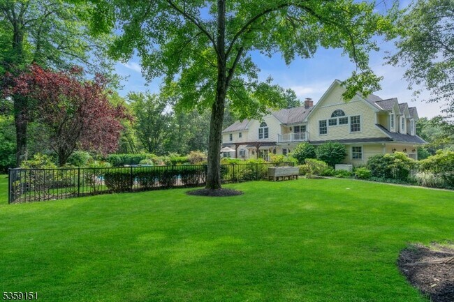 Foto del edificio - 60 Dogwood Ln