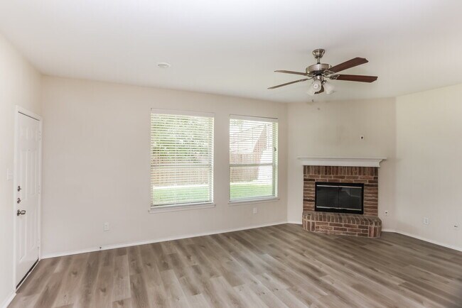 Foto del edificio - 6816 Clarktown Ct