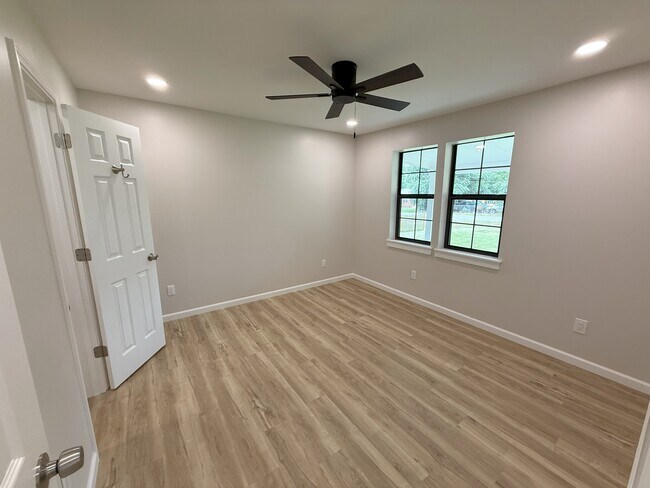 Foto del edificio - 8626 NE 17th St