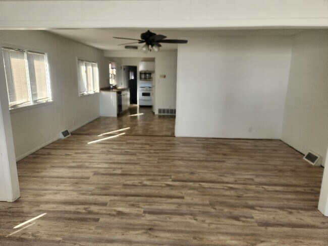 Foto del edificio - 1400 Woodlawn Beach