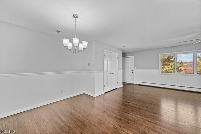 Building Photo - 92 Hawthorne Ave