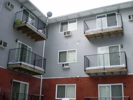 Building Photo - Nature Creek