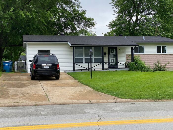 Must See, Newly Remodeled House! House for Rent in Hazelwood, MO