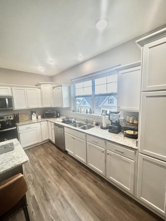 Building Photo - 2034 Mountain Ash Ln