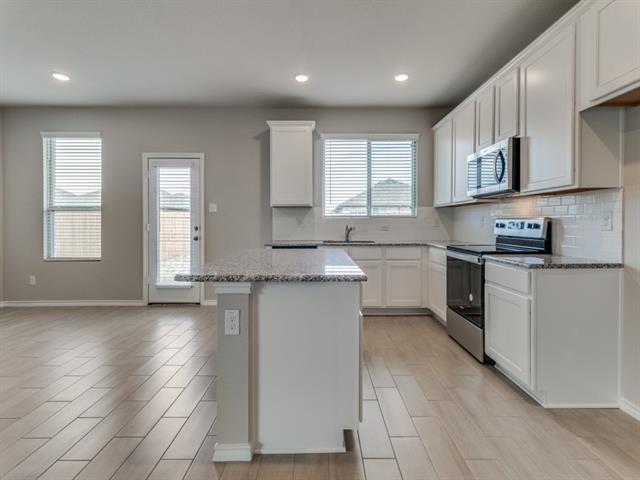 Foto del edificio - 920 Ravenwood Ln