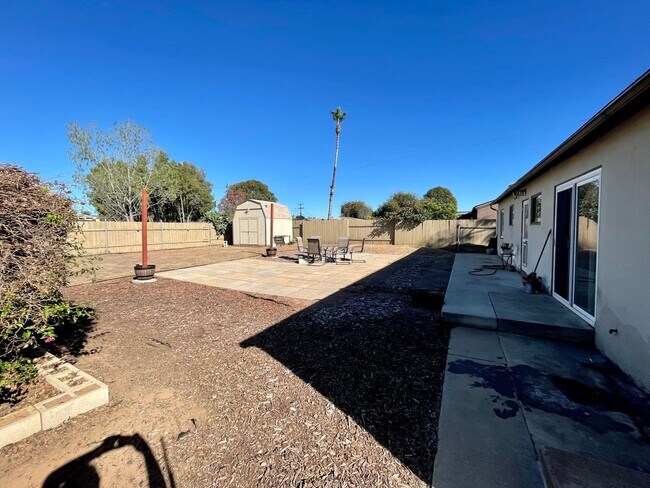 Foto del edificio - Beautiful 3B/1BA w/ Large Backyard & Washe...