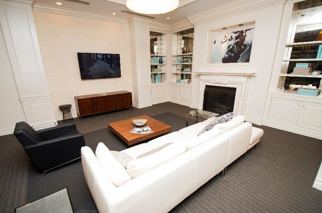Foto del edificio - 220 E Chestnut St