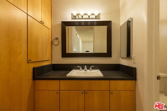 Foto del edificio - 1033 6th St