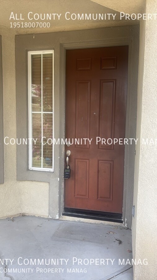 Foto del edificio - 1576 Coldridge Cir