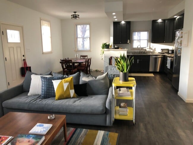 Building Photo - 3 BR 2 BA House