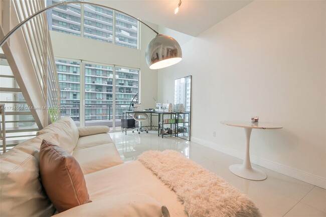 Foto del edificio - 60 SW 13th St