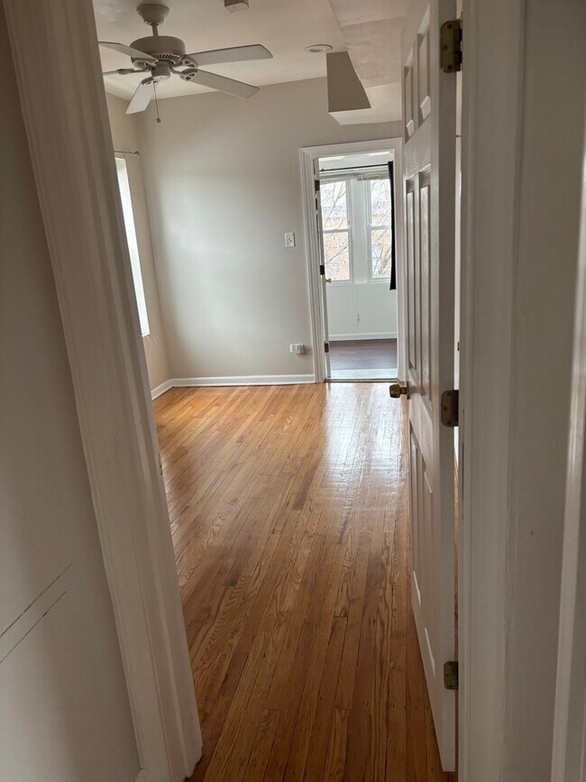 Building Photo - 8052 S Aberdeen St