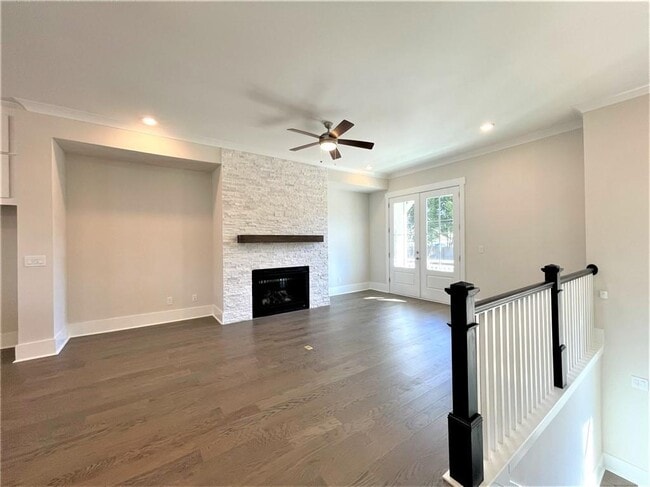 Building Photo - 892 Mayfield Rd