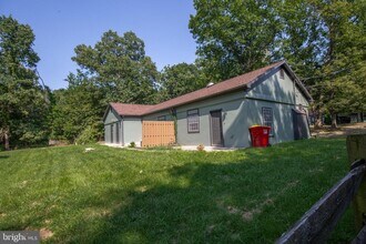 Building Photo - 115 Old Bridge Rd