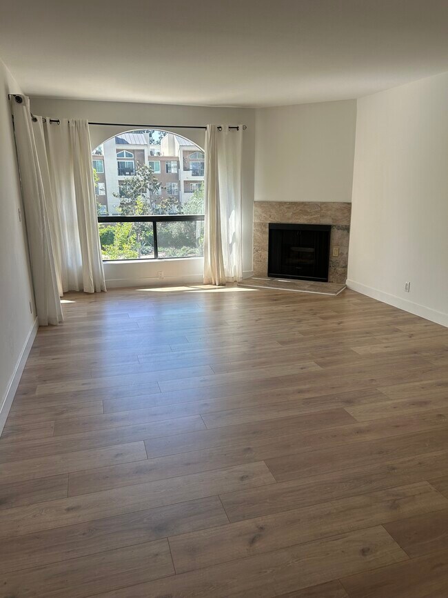 Sala de estar - 21650 Burbank Blvd