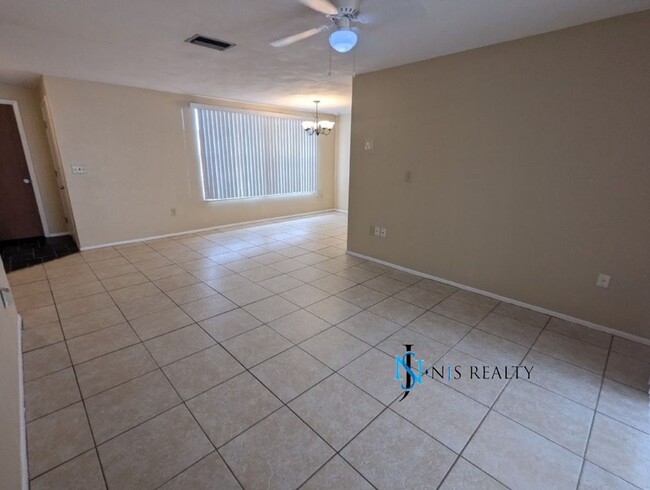 Foto del edificio - Section 8 available: 2/2 over 1048sf with ...