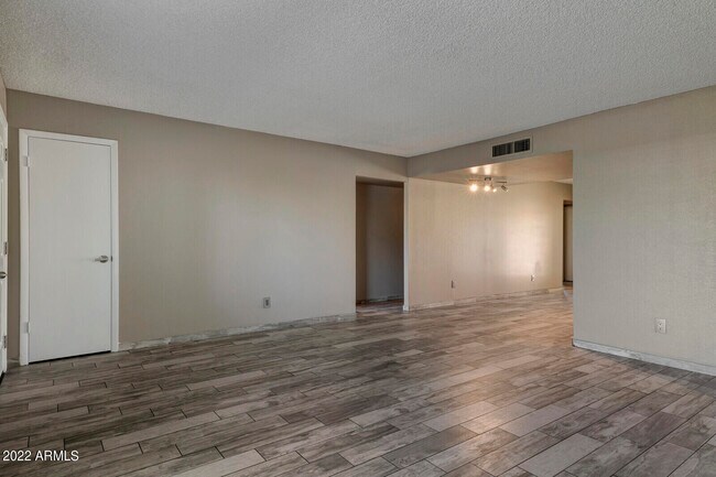 Foto del edificio - 3012 Bethany Home Rd