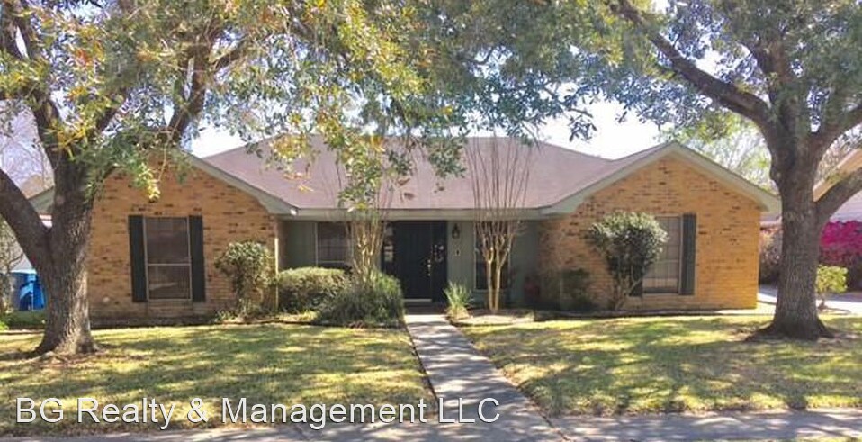 Primary Photo - 3 br, 2.5 bath House - 106 Pontalba Dr