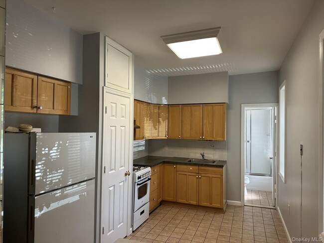 Building Photo - 49 5th St