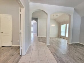 Building Photo - 13910 White Oak Glen Ct