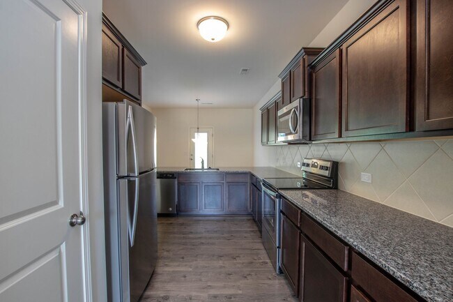 Foto del edificio - Beautiful  4Br 3Ba Single Family Home Lark...