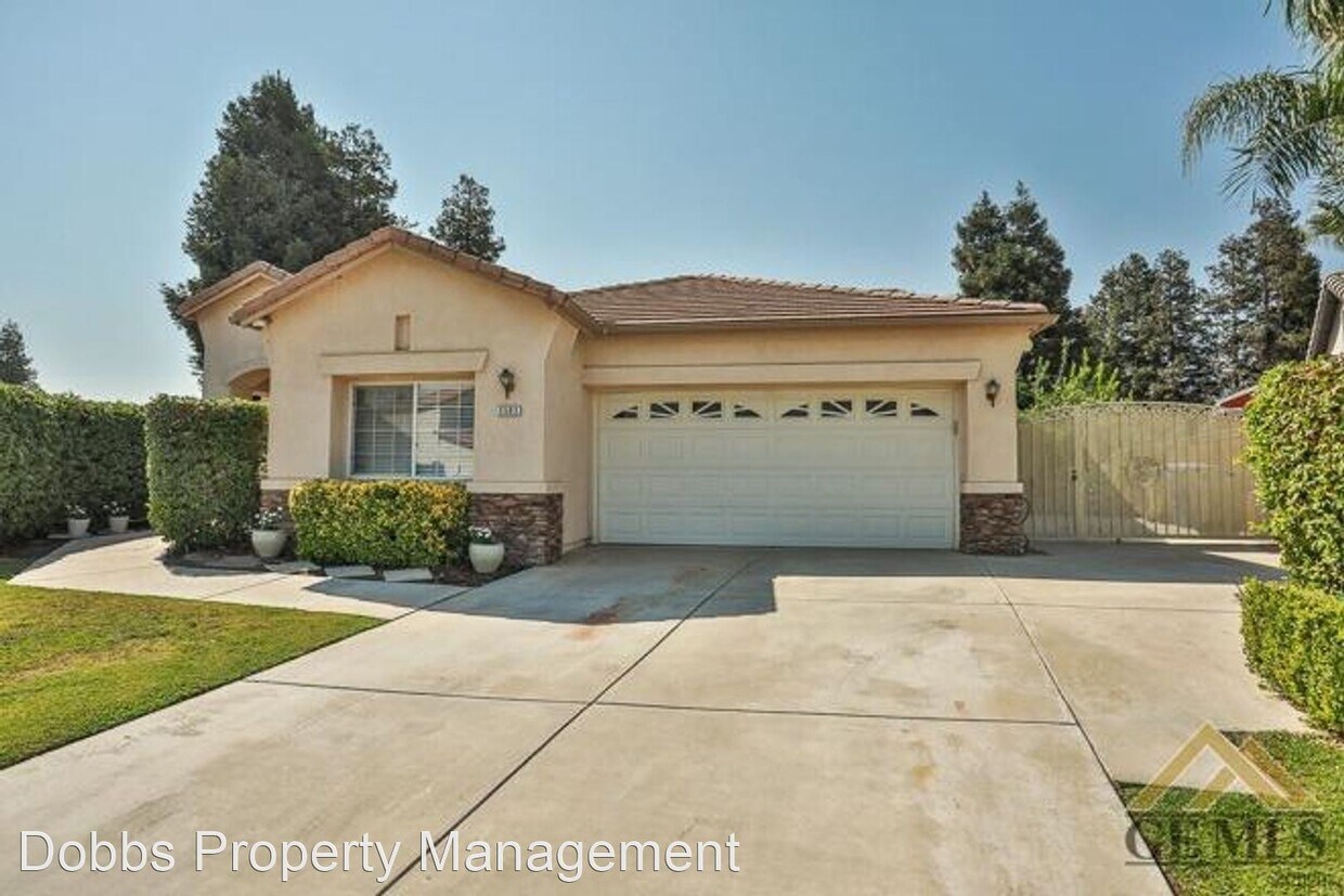 5 br, 2 bath House 5503 Dock Side Ct. House for Rent in Bakersfield