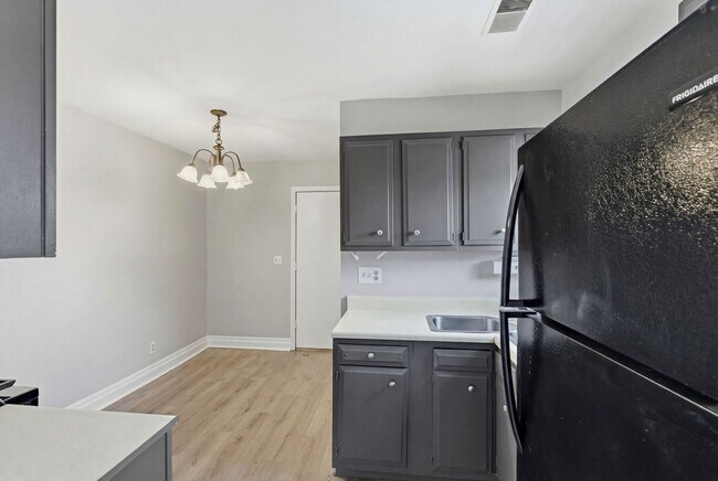 Foto del edificio - 645 W 10th Ave