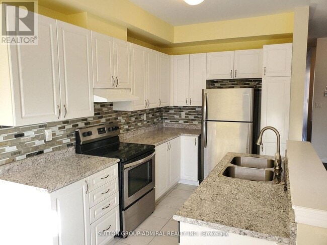 Building Photo - 38 Greenwood Dr