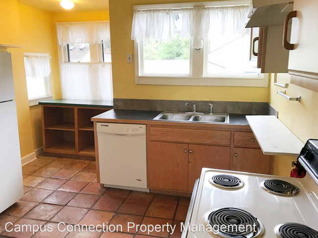 Foto del edificio - 5 br, 2 bath House - 2060 E 17th