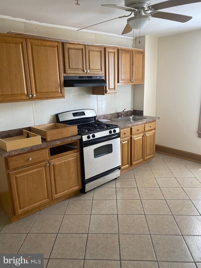 Foto del edificio - 5439 Whitby Ave