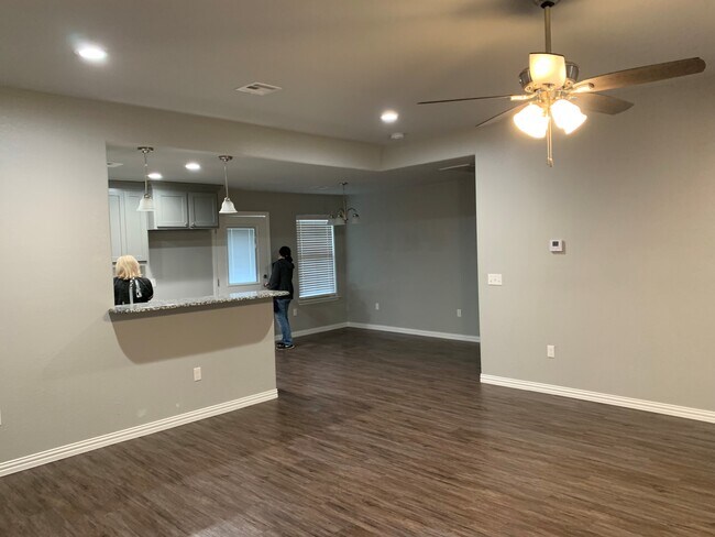 Building Photo - 3424 Lazy Ln