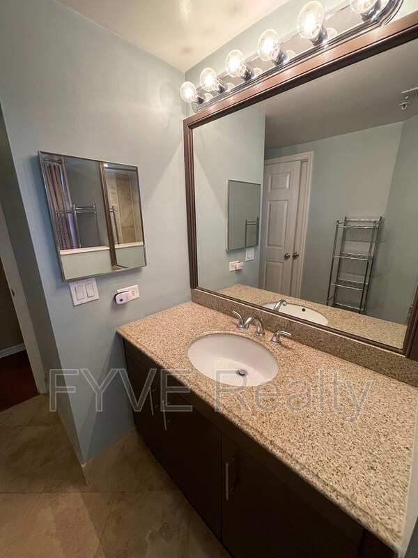 Building Photo - 1107 Tuscany Way