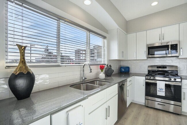 Foto del edificio - 251 W Western Ave