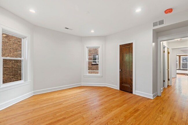 Foto del edificio - 5851 N Virginia Ave