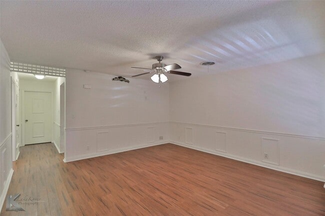 Building Photo - Chimney Rock Duplex