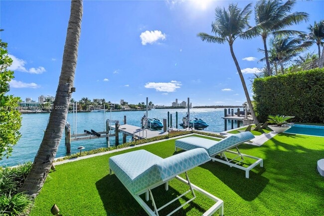 Foto del edificio - 1061 N Venetian Dr