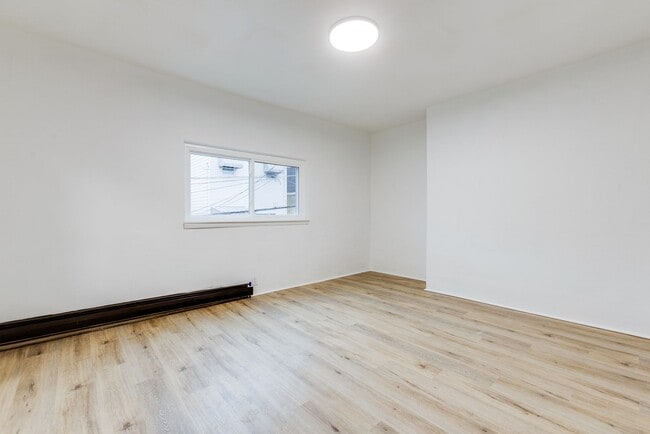 Building Photo - AVAILABLE NOW - Fully Renovated, Spacious 2+ Bedroom Home!