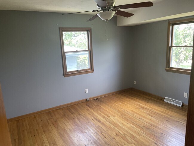 Building Photo - 4979 South 87th